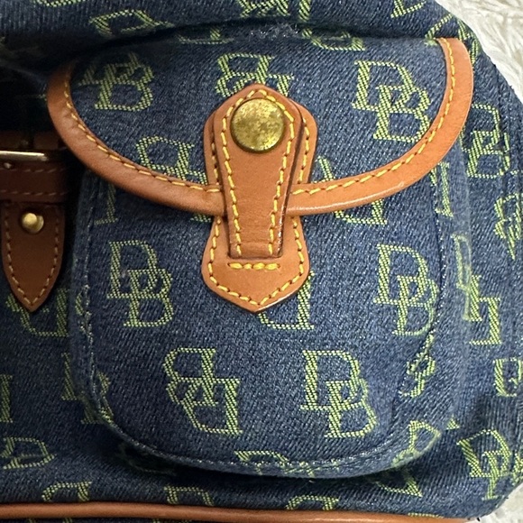 Dooney & Bourke Vintage Navy and Tan Signature Backpack Excellent Condition - Picture 14 of 16